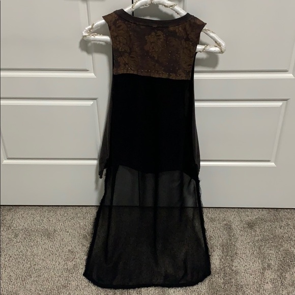 Guess Light and fresh top ⭐️ awesome for summer 💋 - Picture 4 of 6